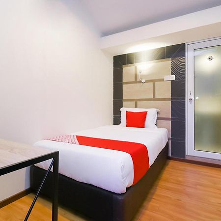 Oyo 1023 La Mirina Boutique Inn Экстерьер фото