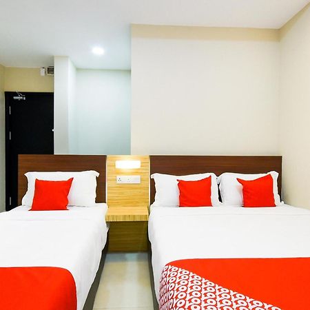 Oyo 1023 La Mirina Boutique Inn Экстерьер фото