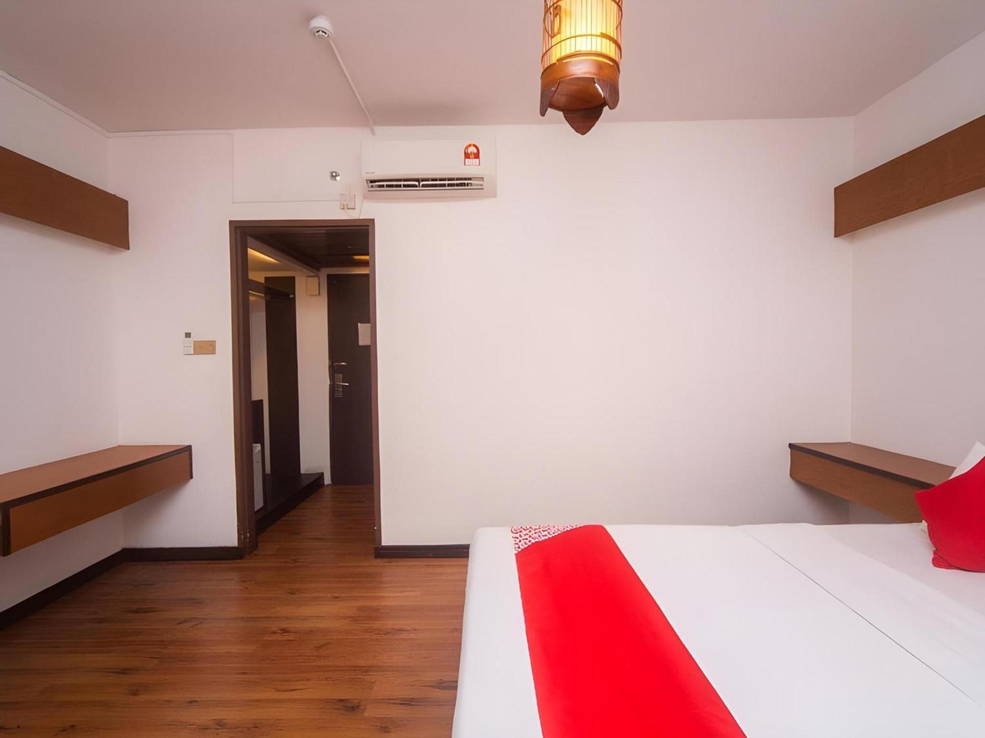 Oyo 1023 La Mirina Boutique Inn Экстерьер фото