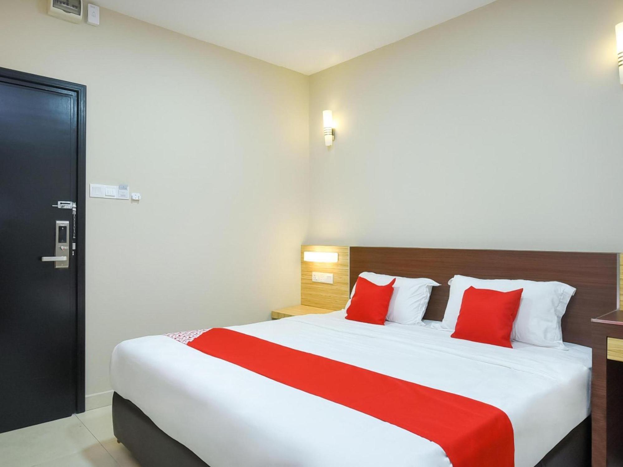 Oyo 1023 La Mirina Boutique Inn Экстерьер фото