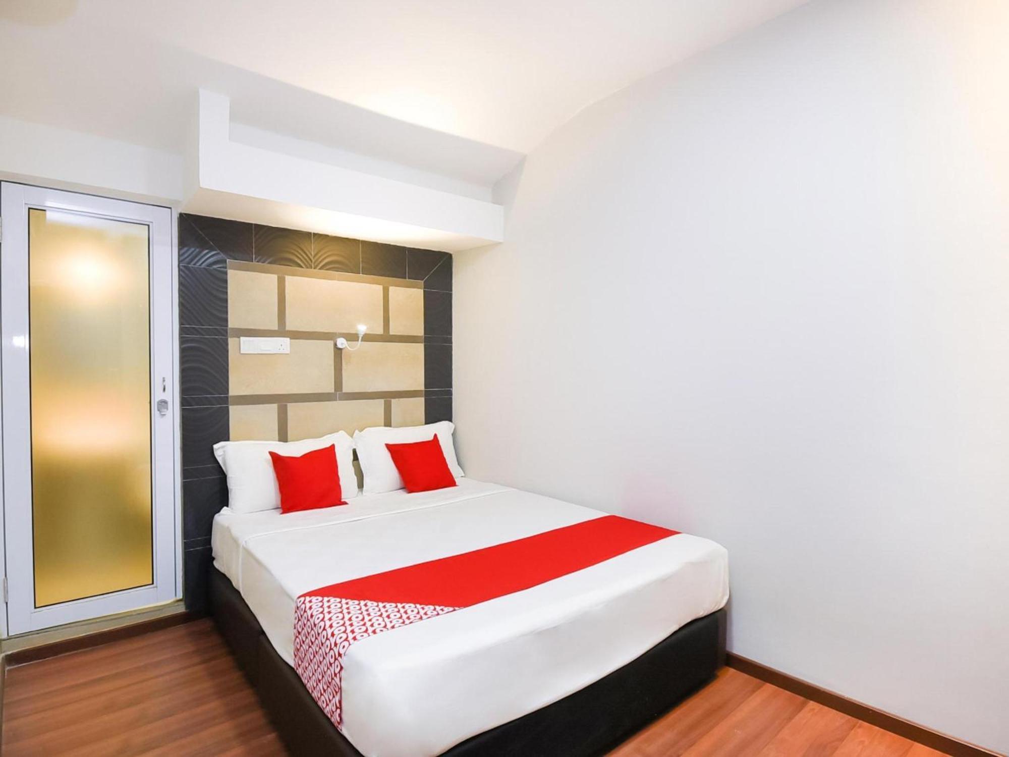 Oyo 1023 La Mirina Boutique Inn Экстерьер фото